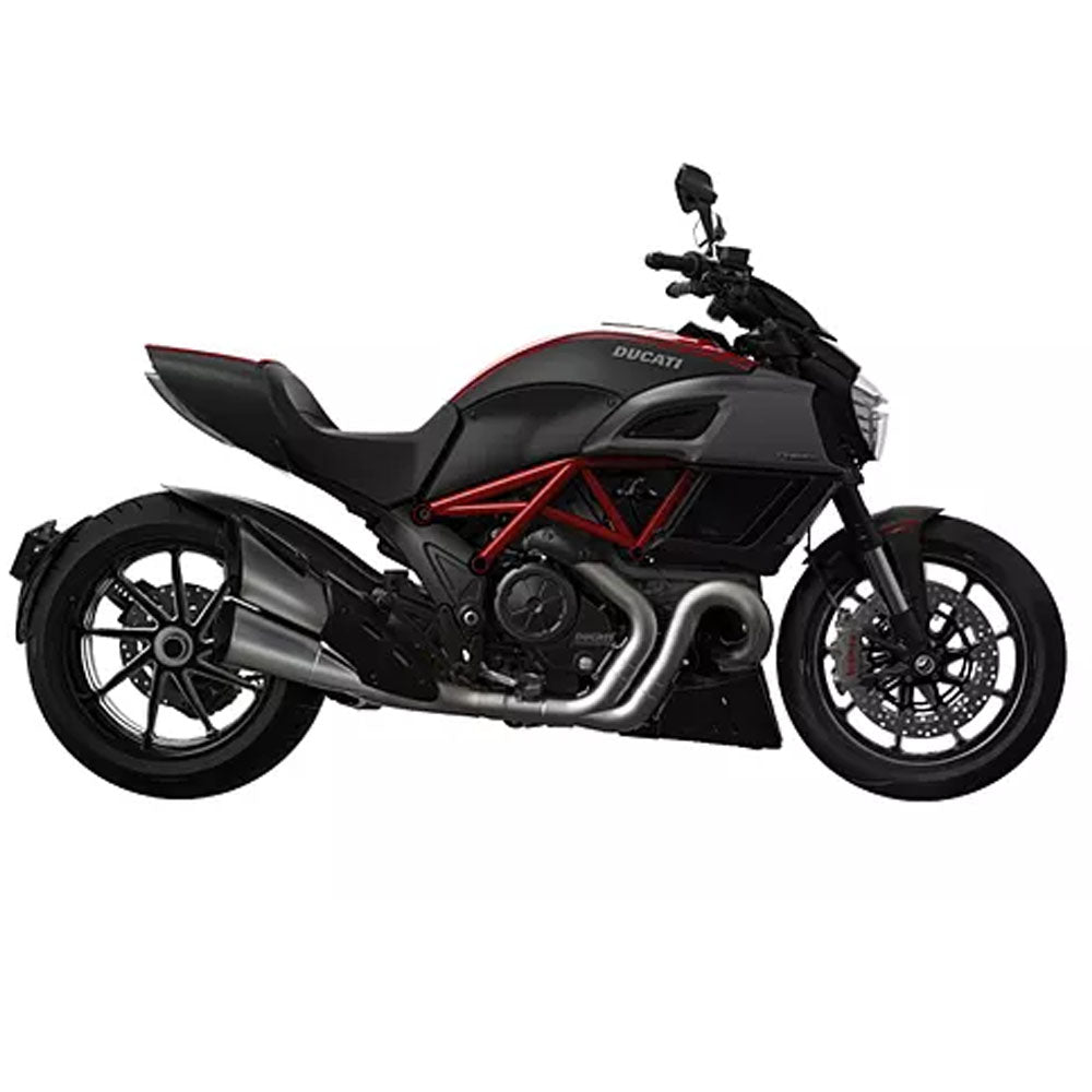 2011 DUCATI DIAVEL CARBON for sale in Gosport, Hampshire, United Kingdom, image size:1000x1000