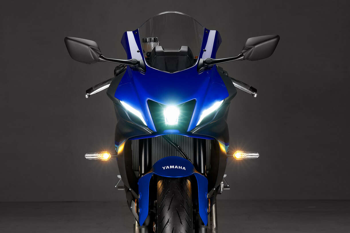 2024 Yamaha YZF-R7: A Midsize Sportbike with Unchanged Performance and Affordable Price